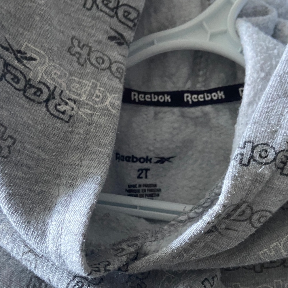 2 Pcs Reebok Gray Hoodie and Black Pants Size 2T - Picture 5 of 6